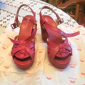 Brazilian platform sandals, 7 1/5 gorgeous red, very comfortable, by Soulier.